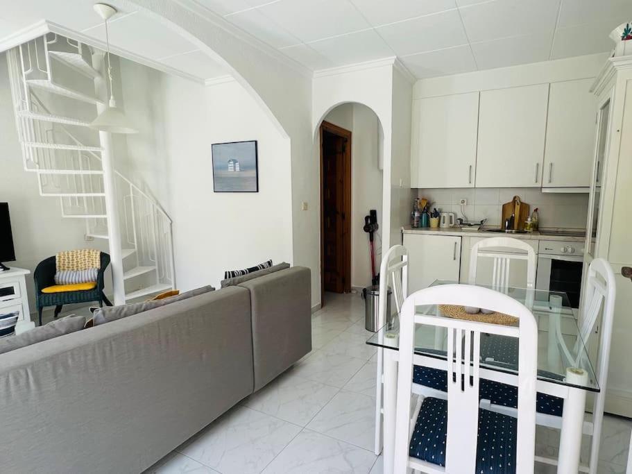 Sunny, South-Facing & Welcoming Alicante Exterior foto