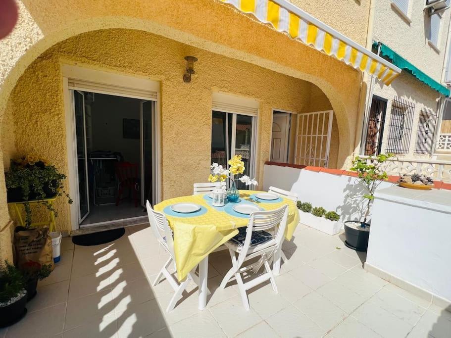 Sunny, South-Facing & Welcoming Alicante Exterior foto